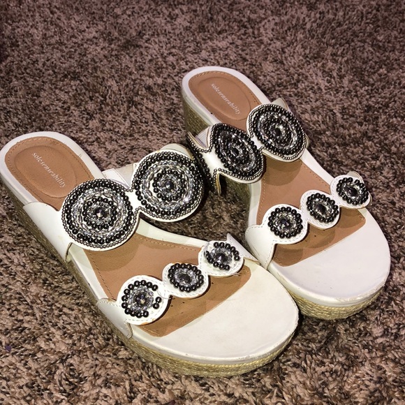 Shoes - Picture 4 of 6